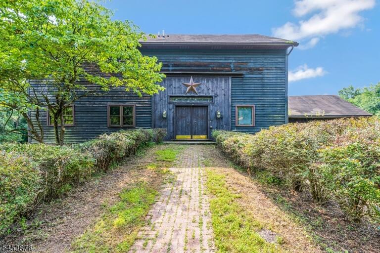 Property listing MLS 4047775 photo 1