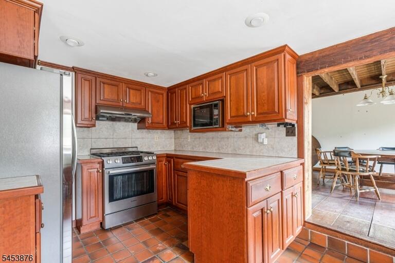 Property listing MLS 4047775 photo 12