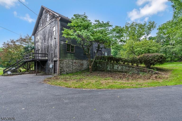 Property listing MLS 4047775 photo 2