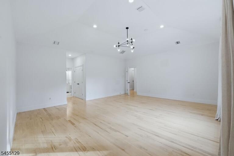 Property listing MLS 4047962 photo 18