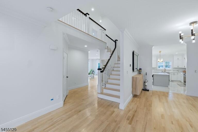 Property listing MLS 4047962 photo 5