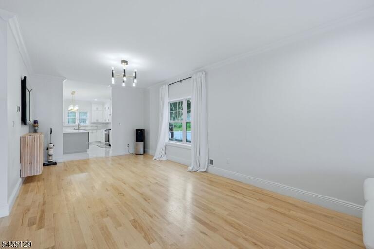 Property listing MLS 4047962 photo 8