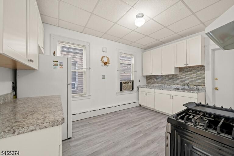 Property listing MLS 4048077 photo 1