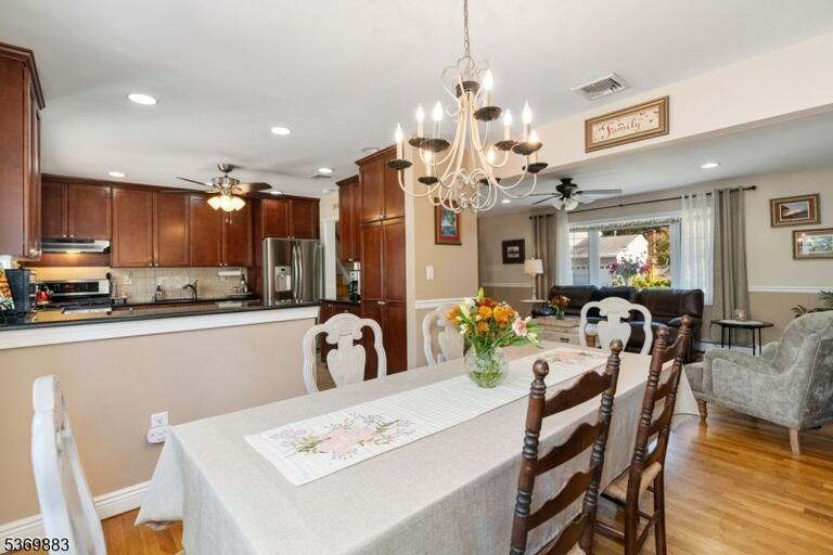 Property listing MLS 4048217 photo 13