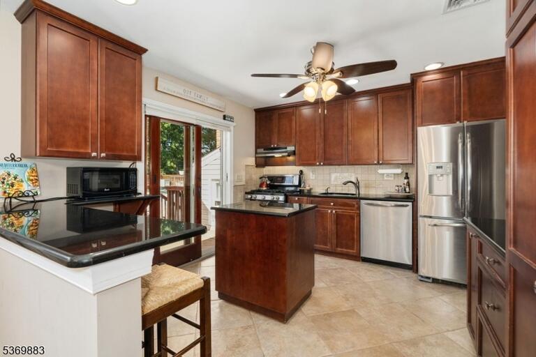 Property listing MLS 4048217 photo 14