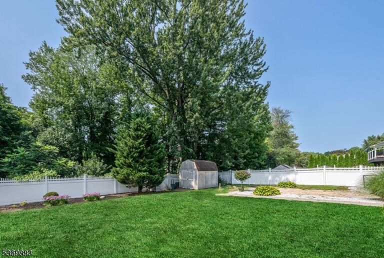 Property listing MLS 4048217 photo 28