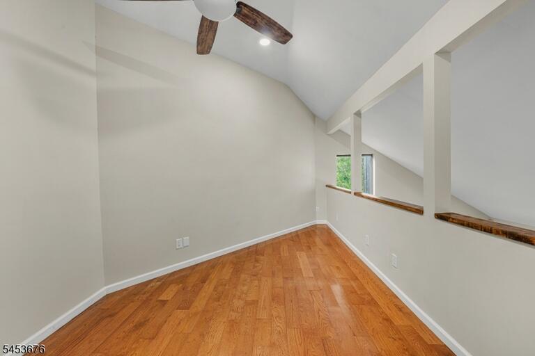 Property listing MLS 4048222 photo 17
