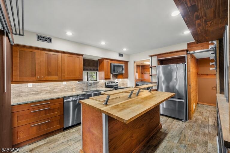 Property listing MLS 4048222 photo 5