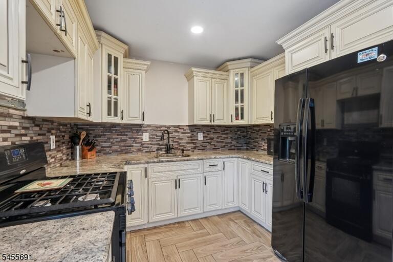 Property listing MLS 4048487 photo 9