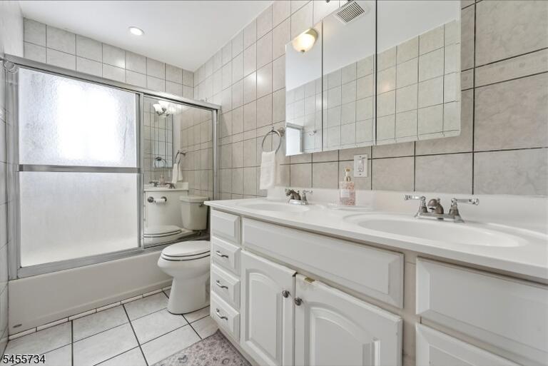 Property listing MLS 4048510 photo 21
