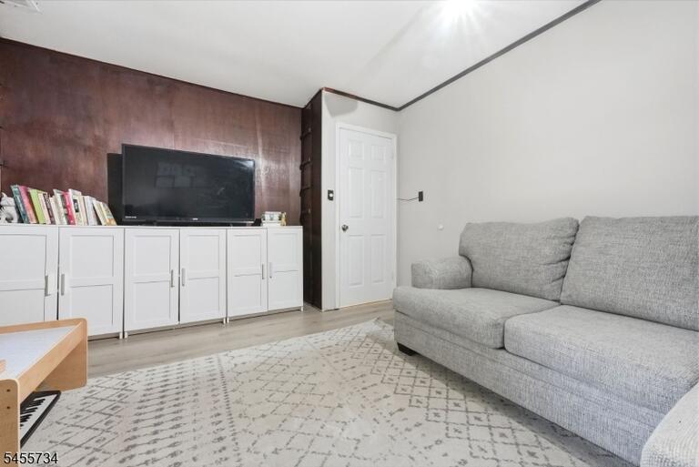 Property listing MLS 4048510 photo 22