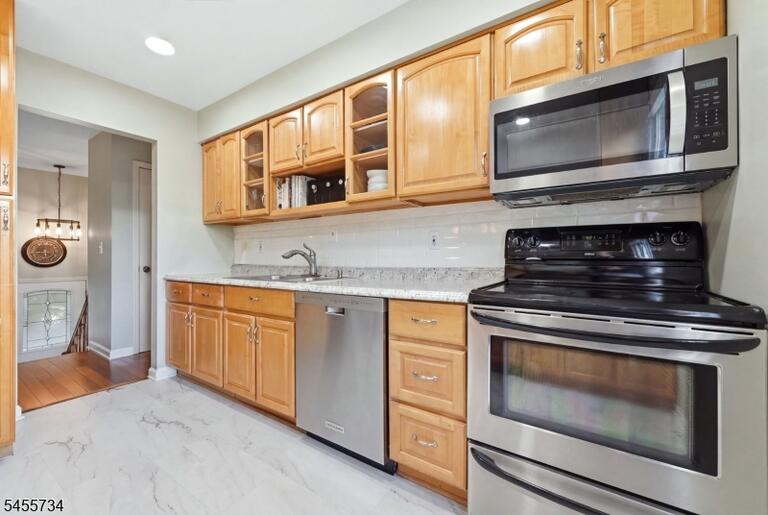 Property listing MLS 4048510 photo 9
