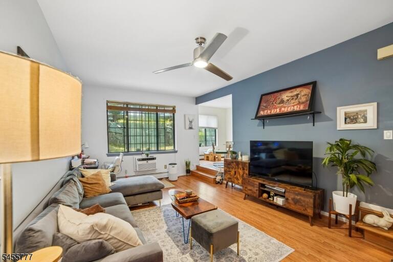 Property listing MLS 4048562 photo 5