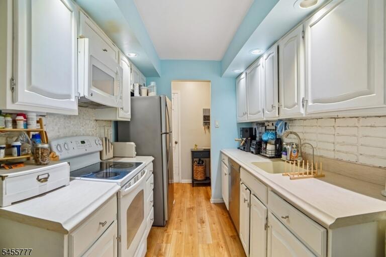 Property listing MLS 4048562 photo 9