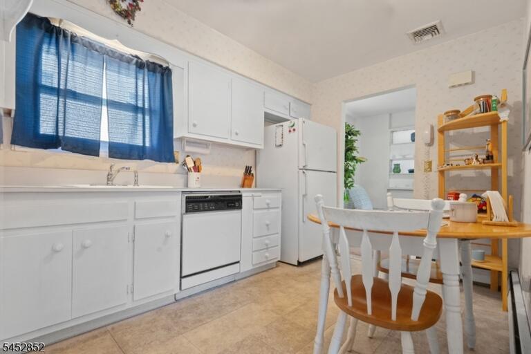 Property listing MLS 4048566 photo 13