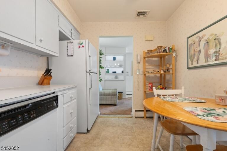Property listing MLS 4048566 photo 14