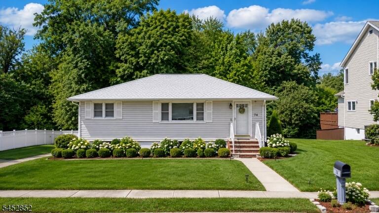Property listing MLS 4048566 photo 2
