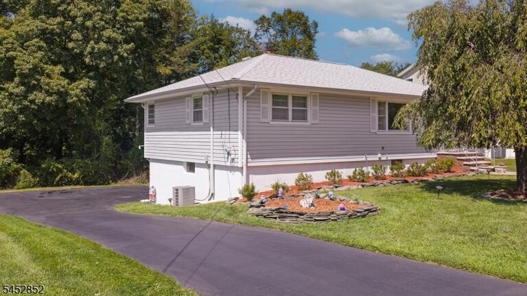 Property listing MLS 4048566 photo 4