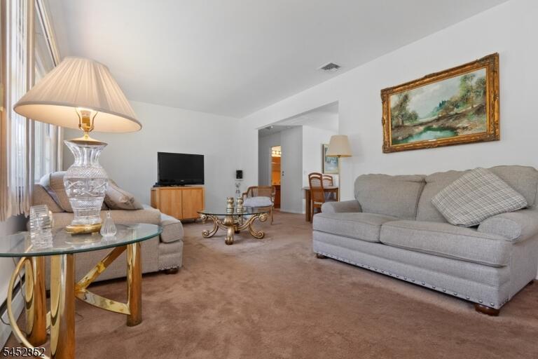 Property listing MLS 4048566 photo 7