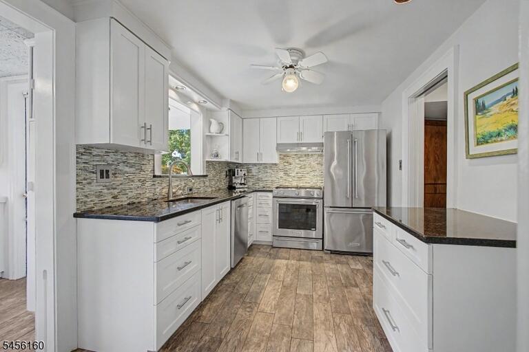 Property listing MLS 4048828 photo 12