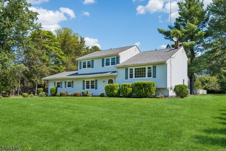 Property listing MLS 4048847 photo 2