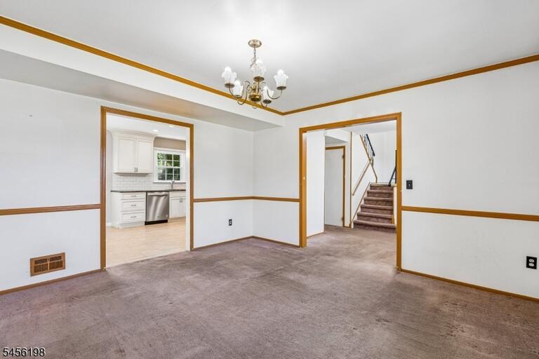 Property listing MLS 4048847 photo 6
