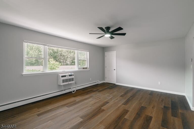 Property listing MLS 4048903 photo 4