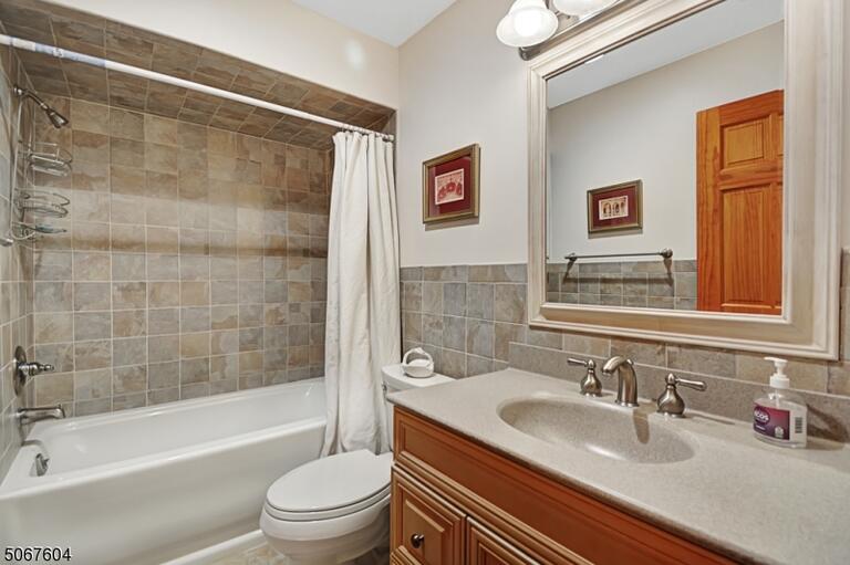 Property listing MLS 4048919 photo 15