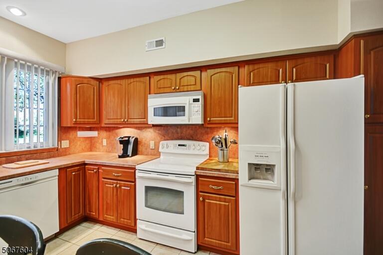 Property listing MLS 4048919 photo 5