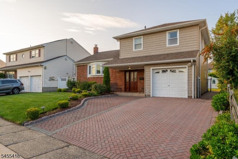Property listing MLS 4048934 photo 2