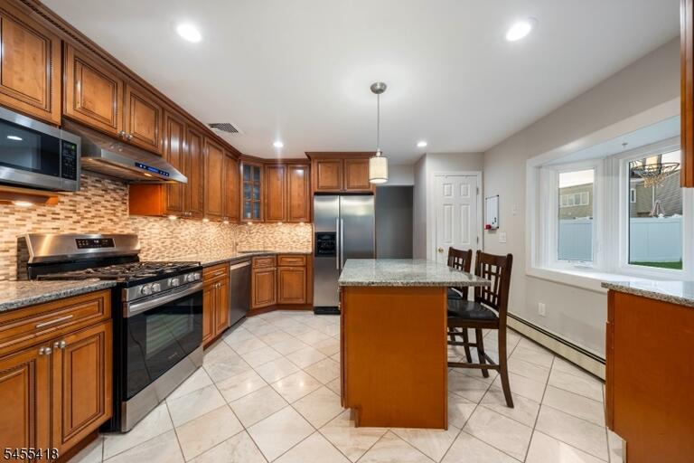 Property listing MLS 4048934 photo 7