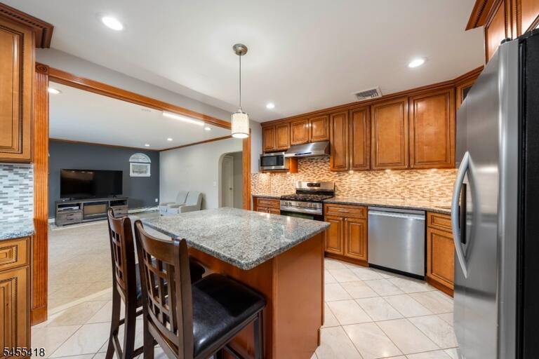 Property listing MLS 4048934 photo 8