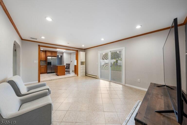 Property listing MLS 4048934 photo 9