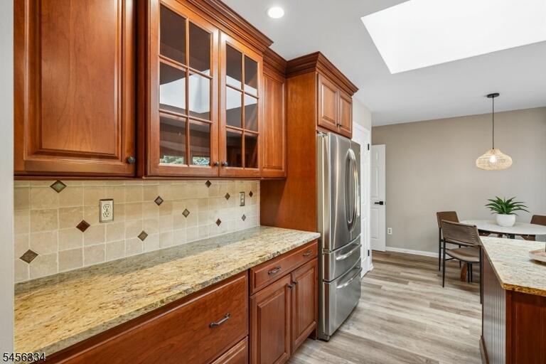 Property listing MLS 4048960 photo 5