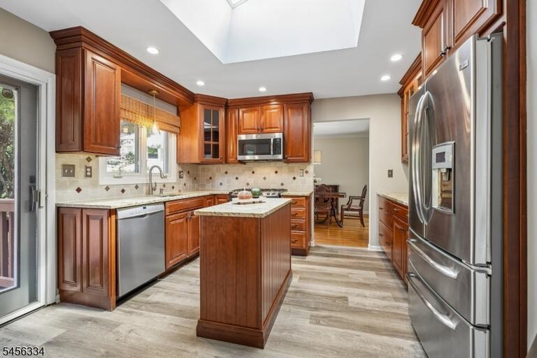Property listing MLS 4048960 photo 6
