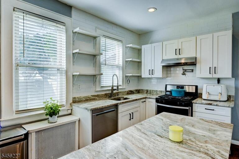 Property listing MLS 4048972 photo 17