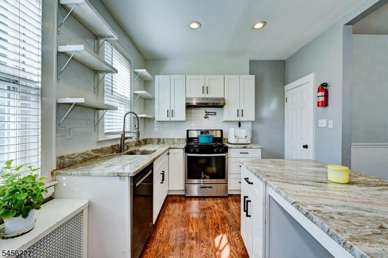 Property listing MLS 4048972 photo 18
