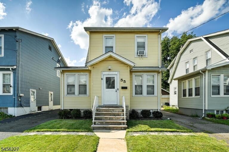 Property listing MLS 4048972 photo 2