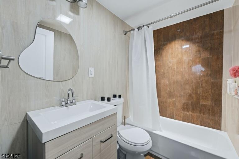 Property listing MLS 4048974 photo 10
