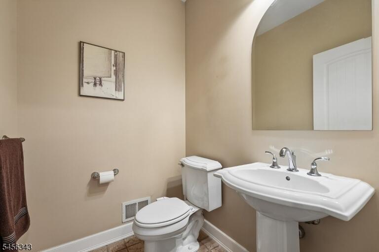 Property listing MLS 4048988 photo 15