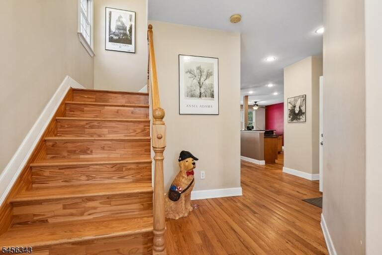 Property listing MLS 4048988 photo 2