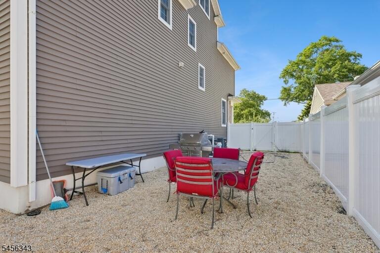 Property listing MLS 4048988 photo 37