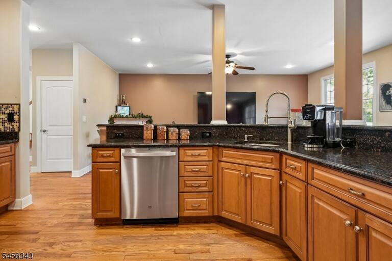 Property listing MLS 4048988 photo 9