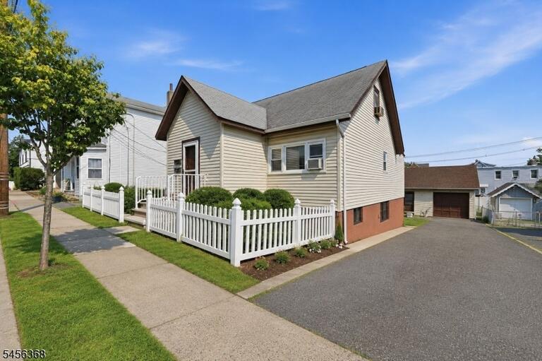 Property listing MLS 4048998 photo 6