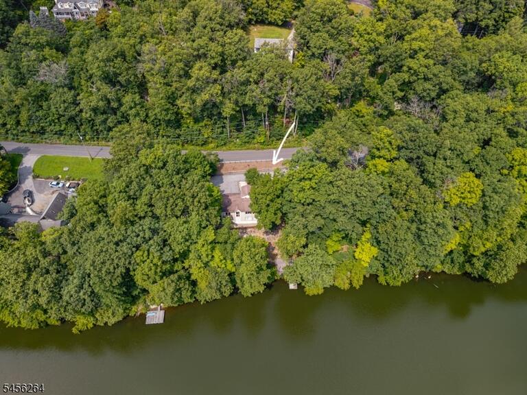 Property listing MLS 4049031 photo 2