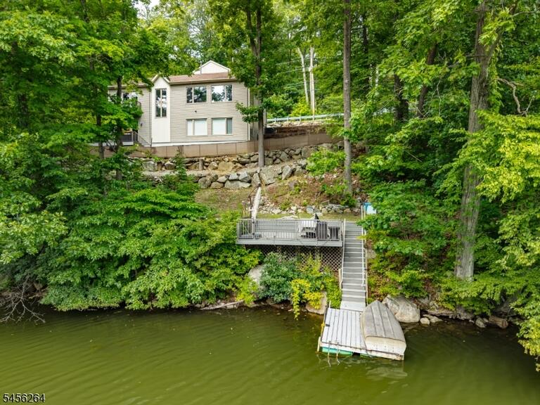 Property listing MLS 4049031 photo 37