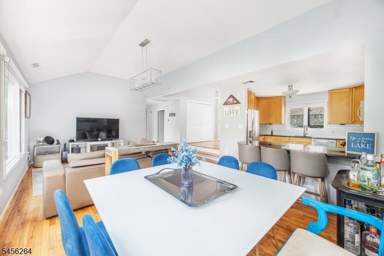 Property listing MLS 4049031 photo 9