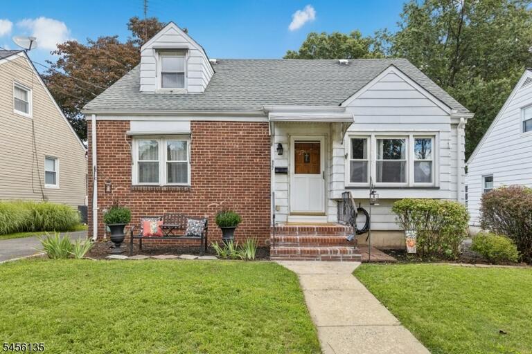 Property listing MLS 4049080 photo 1