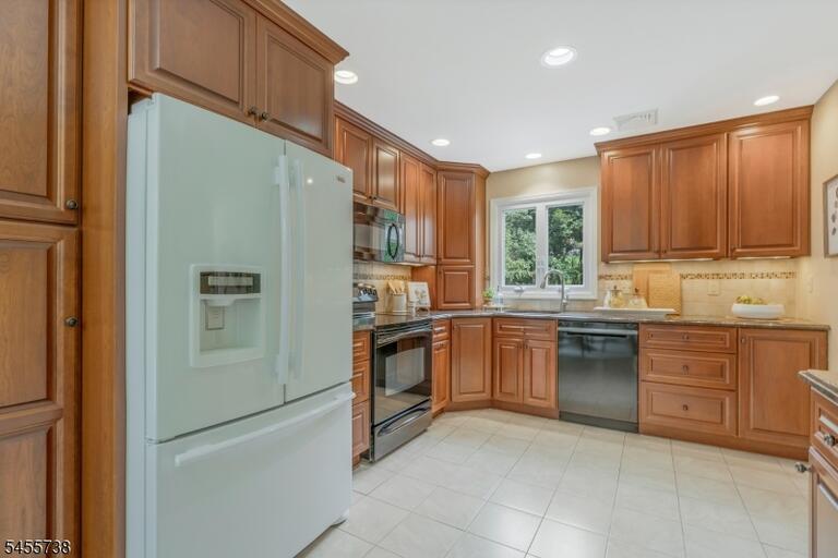 Property listing MLS 4049097 photo 8