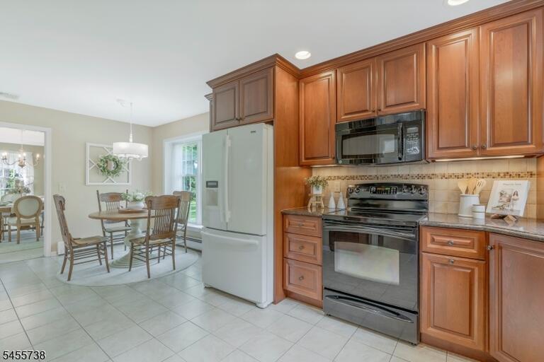 Property listing MLS 4049097 photo 9